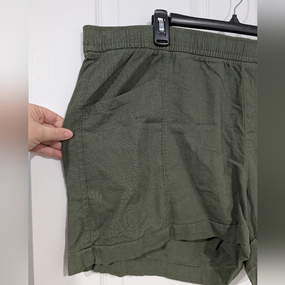 Old Navy Army Green High-Rise Women's Shorts in Size XXL - Picture 2 of 9
